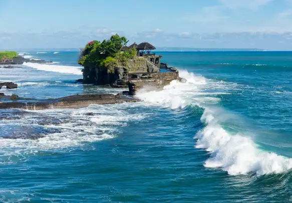 "Discover Bali's Charms: Serene Escapes, Cultural Marvels, and Coastal Splendor in 4 Unforgettable Days!"